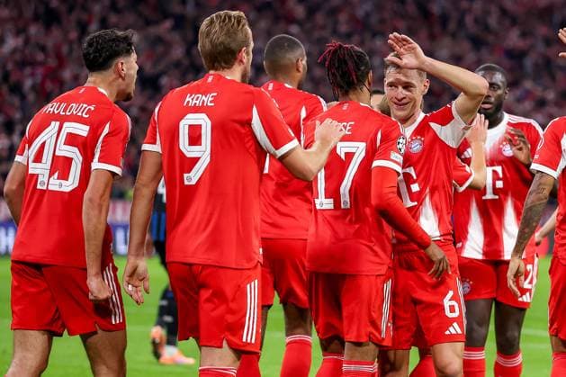 22 10 2025, Football, UEFA Champions League, FC Bayern München Club Brugge, Allianz Arena, Season 2025 2026 Goal celebration after the goal to 2 0 by scorer Harry Kane FC Bayern Muenchen 09 together with Aleksandar Pavlovic FC Bayern Muenchen 45 Michael Olise FC Bayern Muenchen 17 Joshua Kimmich FC Bayern Muenchen 06 Regulations prohibit any use of photographs as image sequences and or quasi video Bayern Germany