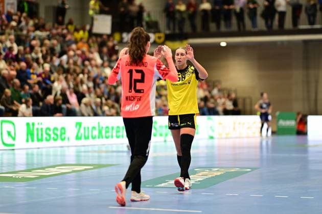Handball I Women I Season 2025 2026 I 1 HBF I 6 Matchday I Buxtehuder SV Borussia Dortmund I 22 10 2025 Sarah Wachter 12, Borussia Dortmund Dana Bleckmann 66, Borussia Dortmund Buxtehude Halle North Lower Saxony Germany Copyright: xLobeca FelixxSchlikisx