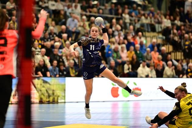 Handball I Women I Season 2025 2026 I 1 HBF I 6 Matchday I Buxtehuder SV Borussia Dortmund I 22 10 2025 Isabelle Dölle 11, Buxtehuder Sportverein Buxtehude Halle Nord Niedersachsen Germany Copyright: xLobeca FelixxSchlikisx