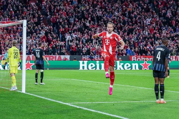 Celebration at Harry Kane 9 FC Bayern Muenchen after the 2 0, FC Bayern Muenchen vs Club Brugge, Football, Men, UEFA Champions League, Season 2025 2026, Allianz Arena, Matchday 3, 22 10 2025 Muenchen Bayern Germany Copyright: xkolbert-press MartinxAgüerax