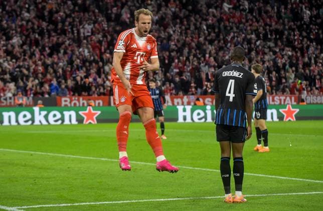 22 10 2025, xemx, Football UEFA Champions League, FC Bayern Muenchen Club Brugge v l Harry Kane FC Bayern Muenchen Jubel, Torjubel, celebrate the goal, jubiliert über das Tor zum 2 0 DFL DFB REGULATIONS PROHIBIT ANY USE OF PHOTOGRAPHS as IMAGE SEQUENCES and or QUASI VIDEO Muenchen