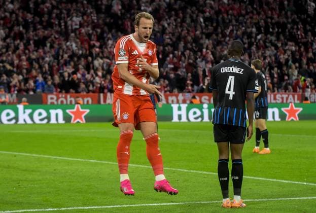 22 10 2025, xemx, Football UEFA Champions League, FC Bayern Muenchen Club Brugge v l Harry Kane FC Bayern Muenchen Jubel, Torjubel, celebrate the goal, jubiliert über das Tor zum 2 0 DFL DFB REGULATIONS PROHIBIT ANY USE OF PHOTOGRAPHS as IMAGE SEQUENCES and or QUASI VIDEO Muenchen