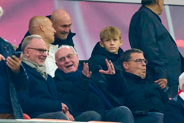 Uli Hoeness (former FCB President ), Ehrenpräsident, Karl-Heinz Rummenigge (Mitglied Aufsichtsrat FCB AG) Arjen Robben, Max Eberl, Sporting director of FC Bayern München, Sportvorstand und Manager FC Bayern, in the League Phase Matchday 3 match FC BAYERN MUENCHEN - CLUB BRÜGGE of football UEFA Champions League 2025 26 in Allianz Arena Munich, October 22, 2025 , FCB, München, Brugge