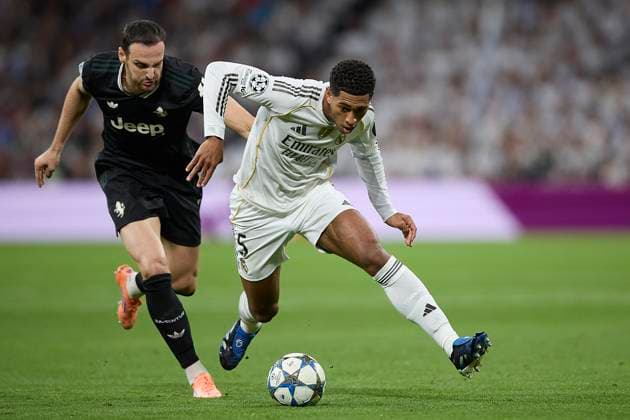 Jude Bellingham (Real Madrid CF) controls the ball during the UEFA Champions League 2025 26 League Phase MD3 match between Real Madrid C.F. v Juventus at Estadio Santiago Bernabeu on October 22, 2025 in Madrid, Spain. (Photo by Manu Reino DeFodi Images) Jude Bellingham Real Madrid CF controls the ball during the UEFA Champions League 2025 26 League Phase MD3 match between Real Madrid C F v Juventus at Estadio Santiago Bernabeu on October 22, 2025 in Madrid, Spain Photo by Manu Reino DeFodi Images