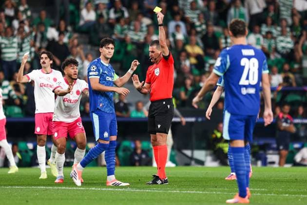 Sporting CP v Olympique de Marseille - UEFA Champions League 2025 2026 Cartao amarelo para o Marseille durante a partida entre Sporting CP v Olympique de Marseille, valida pela fase de grupos da UEFA Champions League 2025 2026, no Estadio Jose Alvalade, Portugal (Foto de Diogo Faria Reis Avant Sports) Lisboa Estadio Jose Alvalade Portugal Copyright: xDiogoxFariaxReis AvantxSportsx