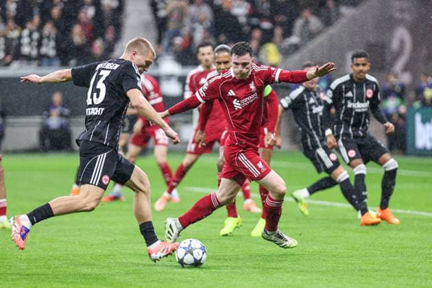 Rasmus Kristensen Eintracht Frankfurt,13 with the shot on goal UEFA Champions League, Matchday 3 Eintracht Frankfurt FC Liverpool on 22 10 25 at Deutsche Bank Park, Frankfurt Frankfurt Deutsche Bank Park Frankfurt Germany Copyright: xAlfioxMarinox