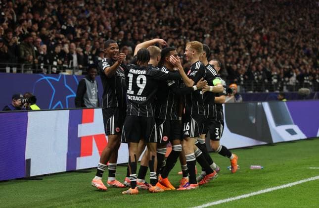 22 10 2025, Football UEFA Champions League, Eintracht Frankfurt Liverpool FC, emonline, emspor, v l , Goal celebration, celebrate the goal by Rasmus Kristensen Eintracht Frankfurt , Goal celebration, celebrate the goal DFL DFB REGULATIONS PROHIBIT ANY USE OF PHOTOGRAPHS AS IMAGE SEQUENCES AND OR QUASI VIDEO xdcx Copyright: HMBxMedia Claus