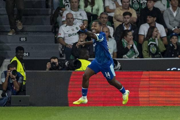Igor Paixao 14 Olympique de Marseille celebrating after scoring teams fgirst goal during the UEFA Champions League match between Sporting CP vs Olympique de Marseille at Estadio Jose Alvalade on October 22nd,2025 (Photo by Joao Bravo Sports Press Photo) Copyright: xJoaoxBravox Sportspressphoto_SPR46374