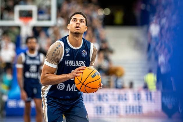 BCL MLP Academics Heidelberg Legia Warszawa 22 10 2025 Kevin McClain 3 MLP Academics Heidelberg prepares free throw Basketball Champions League MLP Academics Heidelberg - Legia Warszawa, 22 10 2025 at SNP Dome, Heidelberg Copyright: xBEAUTIFULxSPORTS Gelhardtx