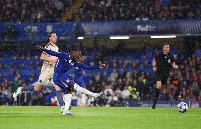 London, England, 22nd October 2025. Moises Caicedo of Chelsea scoring their second goal during the Chelsea vs Ajax UEFA Champions League match at Stamford Bridge, London. Picture credit should read: Paul Terry Sportimage EDITORIAL USE ONLY. No use with unauthorised audio, video, data, fixture lists, club league logos or live services. Online in-match use limited to 120 images, no video emulation. No use in betting, games or single club league player publications. SPI_039_PT_Chelsea_Ajax SPI-4230-0037
