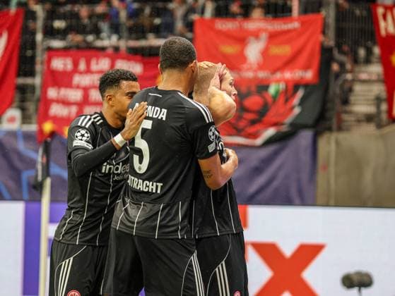 Rasmus Kristensen Eintracht Frankfurt,13 celebrates after his goal with his teammates UEFA Champions League, Matchday 3 Eintracht Frankfurt FC Liverpool on 22 10 25 at Deutsche Bank Park, Frankfurt Frankfurt Deutsche Bank Park Frankfurt Germany Copyright: xAlfioxMarinox