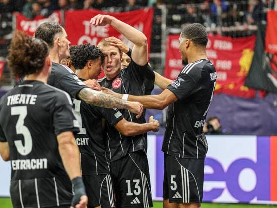 Rasmus Kristensen Eintracht Frankfurt,13 celebrates after his goal with his teammates UEFA Champions League, Matchday 3 Eintracht Frankfurt FC Liverpool on 22 10 25 at Deutsche Bank Park, Frankfurt Frankfurt Deutsche Bank Park Frankfurt Germany Copyright: xAlfioxMarinox