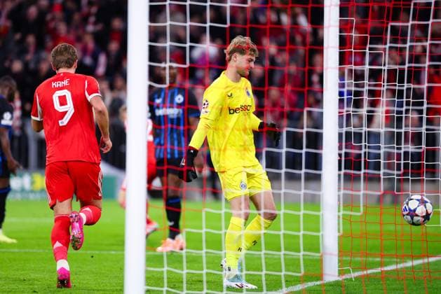 Nordin Jackers 29, Club Brugge cannot prevent Harry Kanes goal 9, FC Bayern München during the match between FC Bayern München v Club Brugge, Football, Men, UEFA Champions League, 2025 2026, Matchday 3 on 22 10 2025 in Munich, Allianz Arena DFL and DFB regulations prohibit any use of photographs as image sequences and or quasi video Bayern Germany
