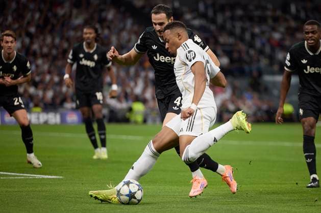 Kylian Mbappe (Real Madrid CF) controls the ball during the UEFA Champions League 2025 26 League Phase MD3 match between Real Madrid C.F. v Juventus at Estadio Santiago Bernabeu on October 22, 2025 in Madrid, Spain. (Photo by Manu Reino DeFodi Images) Kylian Mbappe Real Madrid CF controls the ball during the UEFA Champions League 2025 26 League Phase MD3 match between Real Madrid C F v Juventus at Estadio Santiago Bernabeu on October 22, 2025 in Madrid, Spain Photo by Manu Reino DeFodi Images
