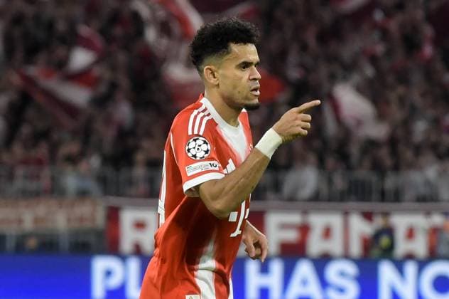 22 10 2025, xemx, Football UEFA Champions League, FC Bayern Muenchen Club Brugge v l Luis Diaz FC Bayern Muenchen Jubel, Torjubel, celebrate the goal, jubiliert über das Tor zum 3 0 DFL DFB REGULATIONS PROHIBIT ANY USE OF PHOTOGRAPHS as IMAGE SEQUENCES and or QUASI VIDEO Muenchen