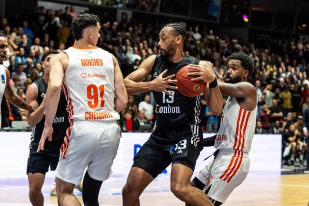 GER, BKT EuroCup, Season 2025 2026, Niners Chemnitz London Lions 22 10 2025, Messe, Chemnitz, GER, BKT EuroCup, Season 2025 2026, Niners Chemnitz London Lions Johnathan Williams London Lions, 13 Photo Alexander Trienitz Chemnitz Messe Sachsen Germany