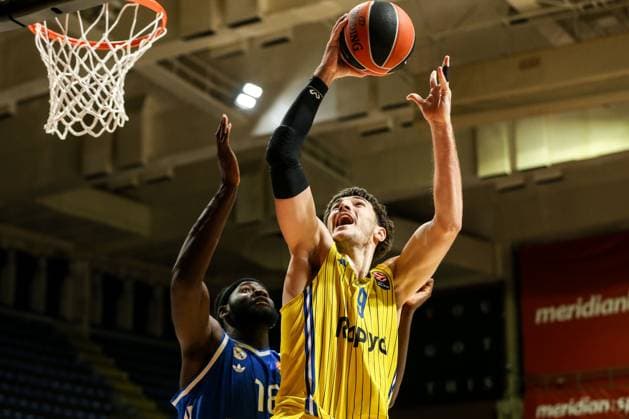 Maccabi Tel Aviv v Real Madrid - Turkish Airlines EuroLeague BELGRADE, SERBIA - OCTOBER 22: Roman Sorkin of Maccabi Tel Aviv in action during Turkish Airlines EuroLeague basketball match between Maccabi Tel Aviv and Real Madrid at Aleksandar Nikolic Hall in Belgrade, Serbia on October 22, 2025. Filip Stevanovic Anadolu Belgrade Serbia. Editorial use only. Please get in touch for any other usage.  Copyright: x2025xAnadoluxFilipxStevanovicx