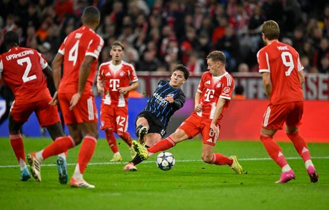 Goal Kick Action Goal Chance Christos Tzolis Club Brugge FC Bruegge 08 vs Joshua Kimmich FC Bayern Muenchen FCB 06 Harry Kane FC Bayern Muenchen FCB 09 Lennart Karl Bayern Muenchen FCB 42 Jonathan Tah FC Bayern Muenchen FCB 04 Dayot Upamecano FC Bayern Muenchen FCB 02 FC Bayern Muenchen FCB vs Club Brugge FC Bruegge Matchday 03 22 10 2025 DFL REGULATIONS PROHIBIT ANY USE OF PHOTOGRAPHS AS IMAGE SEQUENCES AND OR QUASI VIDEO FC Bayern Muenchen FCB vs Club Brugge FC Bruegge