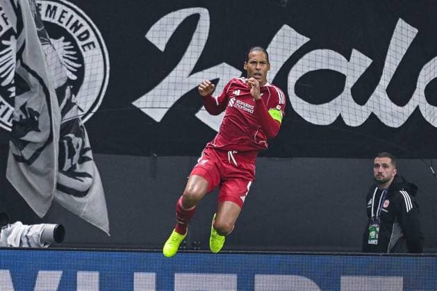 22 10 2025, Football, Champions League, Matchday 3 Season 2025 2026, Eintracht Frankfurt FC Liverpool, Virgil van Dijk Liverpool FC celebrates the goal for 1 2, xRHR PHOTO TKx Copyright: RHR-FOTOx RHR-FOTO TK