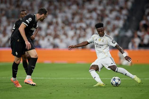 Vinicius Jr (Real Madrid CF) controls the ball during the UEFA Champions League 2025 26 League Phase MD3 match between Real Madrid C.F. v Juventus at Estadio Santiago Bernabeu on October 22, 2025 in Madrid, Spain. (Photo by Manu Reino DeFodi Images) Vinicius Jr Real Madrid CF controls the ball during the UEFA Champions League 2025 26 League Phase MD3 match between Real Madrid C F v Juventus at Estadio Santiago Bernabeu on October 22, 2025 in Madrid, Spain Photo by Manu Reino DeFodi Images
