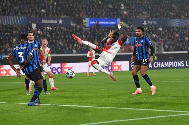 Youssoupha Mbodji (slavia praga) shooitng on goal during Atalanta BC vs SK Slavia Praha, UEFA Champions League football match in Bergamo, Italy, October 22 2025  Copyright: xGianlucaxRicci IPAxSportx xipa-agency.netx xx IPA_66944923 IPA_Agency_IPA66944923
