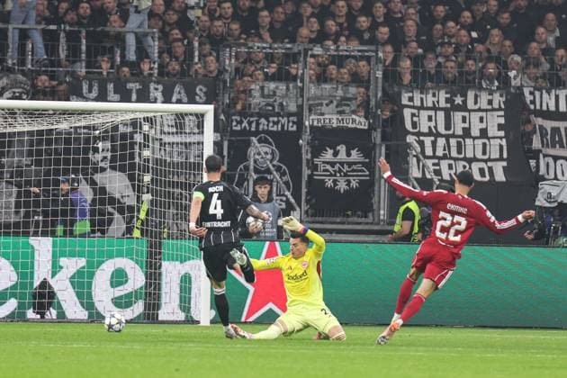 The goal from ex Hugo Ekitike Liverpool FC, 22 scores to 1 1 UEFA Champions League, Matchday 3 Eintracht Frankfurt FC Liverpool on 22 10 25 at Deutsche Bank Park, Frankfurt Frankfurt Deutsche Bank Park Frankfurt Germany Copyright: xAlfioxMarinox