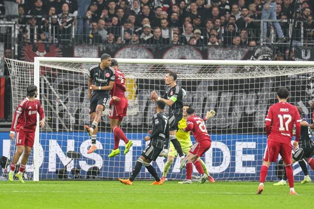 Virgil Van Dijk Liverpool FC, 4 with the 1 2 by head after corner bacll UEFA Champions League, Matchday 3 Eintracht Frankfurt FC Liverpool on 22 10 25 at Deutsche Bank Park, Frankfurt Frankfurt Deutsche Bank Park Frankfurt Germany Copyright: xAlfioxMarinox