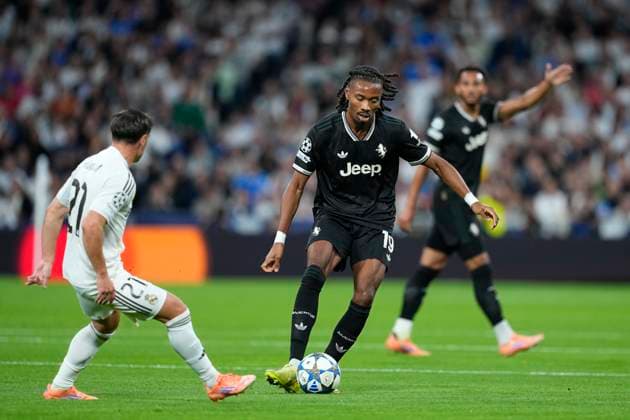 October 22, 2025, Madrid, Madrid, Spain: Khephren Thuram of Juventus de Turin in action during the UEFA Champions League 2025 26 League Phase MD3 match between Real Madrid C.F. and Juventus FC at Estadio Santiago Bernabeu on October 22, 2025 in Madrid, Spain. Madrid Spain - ZUMAa181 20251022_zaa_a181_149 Copyright: xOscarxJ.xBarrosox
