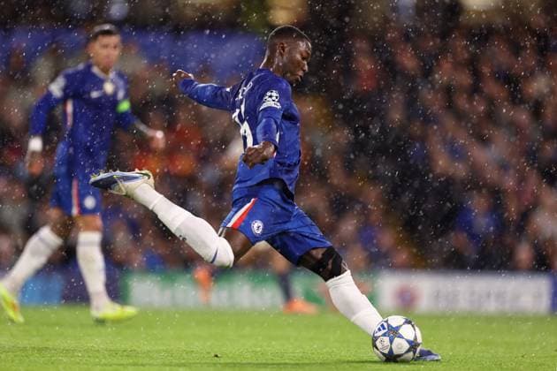 Chelsea gegen Ajax 22. Oktober 2025, London UEFA-Champions-League-Phase Chelsea gegen Ajax Moises Caicedo schießt das zweite Tor für Chelsea Foto Jacques Feeney Abseits London UK  Copyright: xJacquesxFeeneyx xOffsidexOffside