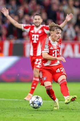 22 10 2025, Football, UEFA Champions League, FC Bayern München Club Brugge, Allianz Arena, Season 2025 2026 Lennart Karl FC Bayern Muenchen 42 shooting at goal Regulations prohibit any use of photographs as image sequences and or quasi video Bayern Germany