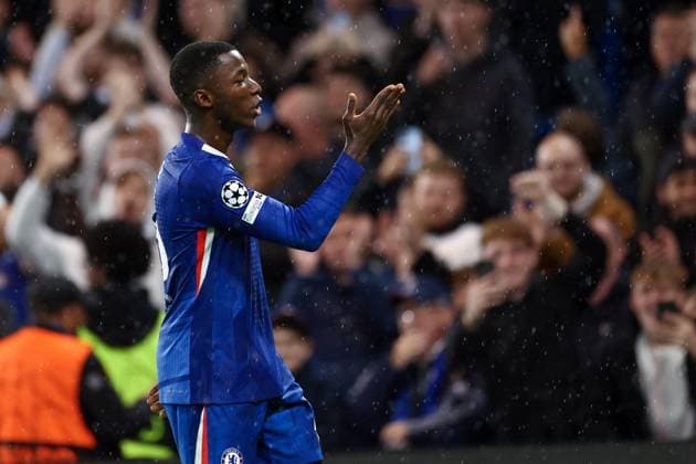 Chelsea gegen Ajax 22. Oktober 2025, London UEFA-Champions-League-Phase Chelsea gegen Ajax Moises Caicedo von Chelsea jubelt nach seinem zweiten Tor Foto Jacques Feeney Abseits London UK  Copyright: xJacquesxFeeneyx xOffsidexOffside