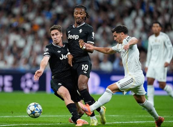 October 22, 2025, Madrid, Madrid, Spain: Khephren Thuram and Kenan Yildiz of Juventus in action during the UEFA Champions League 2025 26 League Phase MD3 match between Real Madrid C.F. and Juventus FC at Estadio Santiago Bernabeu on October 22, 2025 in Madrid, Spain. Madrid Spain - ZUMAa181 20251022_zaa_a181_162 Copyright: xDennisxAgyemanx