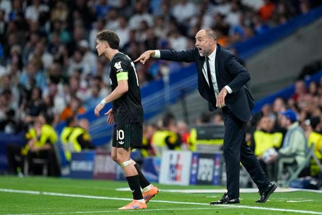 October 22, 2025, Madrid, Madrid, Spain: Igor Tudor, head coach of Juventus de Turin, talks to Kenan YÄÂ±ldÄÂ±z of Juventus de Turin during the UEFA Champions League 2025 26 League Phase MD3 match between Real Madrid C.F. and Juventus FC at Estadio Santiago Bernabeu on October 22, 2025 in Madrid, Spain. Madrid Spain - ZUMAa181 20251022_zaa_a181_167 Copyright: xOscarxJ.xBarrosox