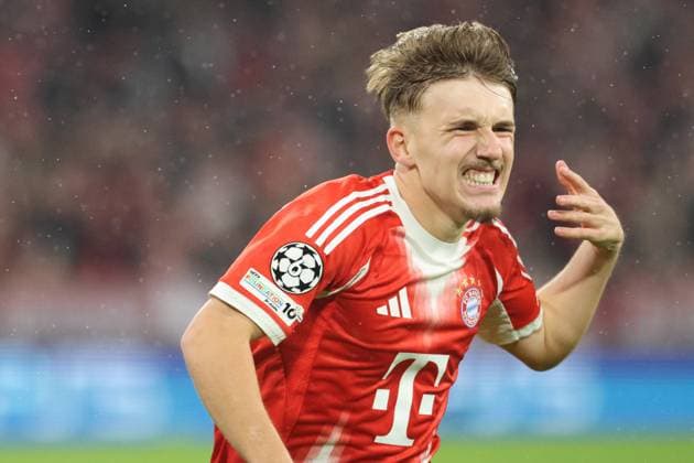 42 Lennart Karl FCB scores the goal for 1 0 against 4 Joel Ordonez, 62 Lynnt Audoor FC Bruges and cheers, cheers, goal celebration, football FC Bayern Munich FC Bruges UEFA Champions League 22 10 2025 Allianz Arena PHOTO Mladen Lackovic LakoPress