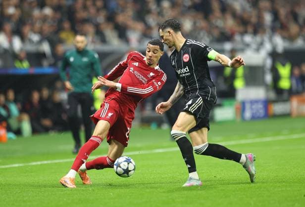 Hugo Ekitike of Liverpool and Robin Koch of Eintracht Frankfurt Eintracht Frankfurt v Liverpool, UEFA Champions League, Group Stage, Football, Deutsche Bank Park, Frankfurt, Germany - 22 Oct 2025Frankfurt Deutsche Bank Park Germany EDITORIAL USE ONLY No use with unauthorised audio, video, data, fixture lists, club league logos or live services. Online in-match use limited to 120 images, no video emulation. No use in betting, games or single club league player publications. Copyright: xMichaelxZemanek Shutterstockx 15558828an