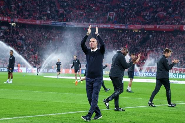 Head coach Nicky Hayen Club Brugge greets the traveling fans, FC Bayern Muenchen vs Club Brugge, Football, Men, UEFA Champions League, Season 2025 2026, Allianz Arena, Matchday 3, 22 10 2025 Muenchen Bayern Germany Copyright: xkolbert-press MartinxAgüerax