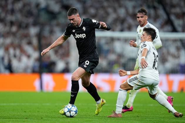 October 22, 2025, Madrid, Madrid, Spain: Dusan Vlahovic of Juventus in action during the UEFA Champions League 2025 26 League Phase MD3 match between Real Madrid C.F. and Juventus FC at Estadio Santiago Bernabeu on October 22, 2025 in Madrid, Spain. Madrid Spain - ZUMAa181 20251022_zaa_a181_178 Copyright: xDennisxAgyemanx