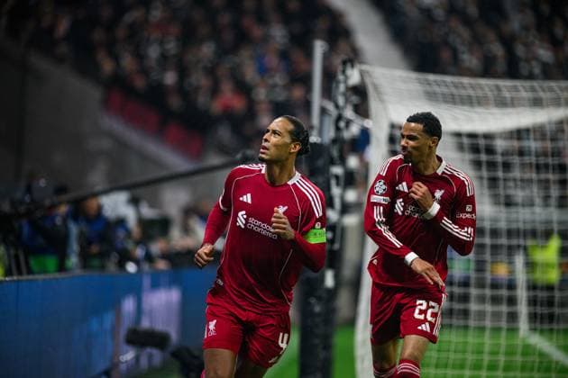 FRANKFURT, GERMANY - 22 OCTOBER, 2025: Virgil van Dijk, Hugo Ekitike - UEFA Champions League, match SG Eintracht Frankfurt vs Liverpool FC at Deutsche Bank Park.  Copyright: xx