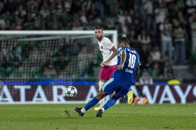 Greenwood 10 Olympique de Marseille shoots during the UEFA Champions League match between Sporting CP vs Olympique de Marseille at Estadio Jose Alvalade on October 22nd,2025 (Photo by Joao Bravo Sports Press Photo) Copyright: xJoaoxBravox Sportspressphoto_SPR46415