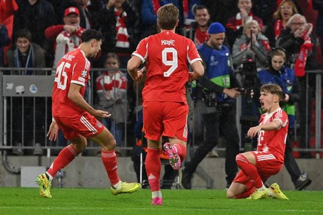 22 10 2025, xjrdrx, Football UEFA Champions League, FC Bayern Muenchen Club Brugge v l Goal celebration after the goal to celebrate the goal celebrate 1 0 by Lennart Karl FC Bayern Muenchen DFL DFB REGULATIONS PROHIBIT ANY USE OF PHOTOGRAPHS as IMAGE SEQUENCES and or QUASI VIDEO Muenchen