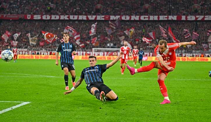 22 10 2025, Football UEFA Championsleague 2025 2026 Preliminary Round 3 Matchday, FC Bayern Munich Club Brugge, at Allianz Arena Munich v l Aleksandar Stankovic Club Brugge v Harry Kane FC Bayern Munich DFL and DFB regulations prohibit any use of photographs as image sequences and or quasi video