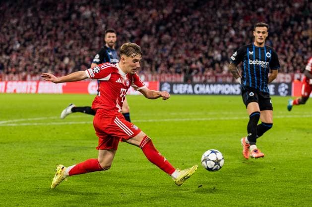 UEFA Champions League FC Bayern Munich vs Club Brugge KV, 22 10 2025 MUNICH, GERMANY OCTOBER 22 Lennart Karl FC Bayern Munich, 42 controls the ball, goal attempt during the UEFA Champions League match between FC Bayern Munich vs Club Brugge KV at Allianz Arena on matchday 3 of the UEFA Champions League Season 2025 26 on October 22, 2025 in Munich, Germany Copyright: xBEAUTIFULxSPORTS Wunderlx