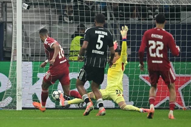 Soccer UEFA Champions League matchday 3 Eintracht Frankfurt FC Liverpool on 22 10 2025 at Deutsche Bank Park in Frankfurt Goal kick to 1 4 by Cody Gakpo Liverpool xJKx