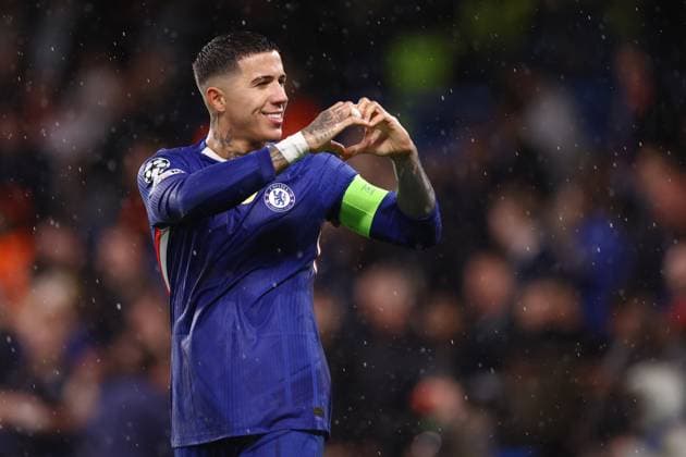 Chelsea gegen Ajax 22. Oktober 2025, London UEFA-Champions-League-Phase Chelsea gegen Ajax Enzo Fernandez von Chelsea jubelt nach dem dritten Tor für sein Team Foto Jacques Feeney Offside London UK  Copyright: xJacquesxFeeneyx xOffsidexOffside