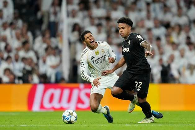 Real Madrid C.F. v Juventus - UEFA Champions League 2025 26 League Phase MD3 Weston McKennie central midfield of Juventus and United States Jude Bellingham central midfield of Real Madrid and England compete for the ball during the UEFA Champions League 2025 26 League Phase MD3 match between Real Madrid C.F. and Juventus at Estadio Santiago Bernabeu on October 22, 2025 in Madrid, Spain. Madrid Spain  Copyright: xJosexBretonx originalFilename:bretonhernandez-realmadr251022_np4AR.jpg