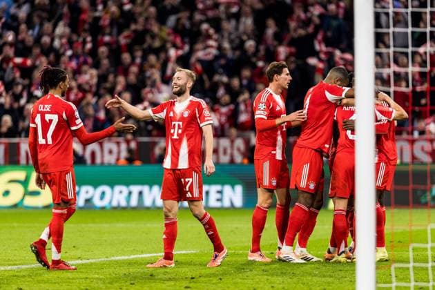 UEFA Champions League FC Bayern Munich vs Club Brugge KV, 22 10 2025 MUNICH, GERMANY OCTOBER 22 Nicolas Jackson FC Bayern Munich, 11 celebrates scoring the 4 0 goal with his teammates during the UEFA Champions League match between FC Bayern Munich vs Club Brugge KV at Allianz Arena on matchday 3 of the UEFA Champions League Season 2025 26 on October 22, 2025 in Munich, Germany Copyright: xBEAUTIFULxSPORTS Wunderlx