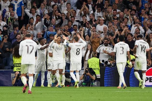 Jude Bellingham of Real Madrid CF celebrates with his teammates after scoring a goal Real Madrid v Juventus, UEFA Champions League, Football, Estadio Santiago Bernabeu, Madrid, Spain - 22 Oct 2025Madrid Estadio Santiago Bernabu Spain EDITORIAL USE ONLY No use with unauthorised audio, video, data, fixture lists, club league logos or live services. Online in-match use limited to 120 images, no video emulation. No use in betting, games or single club league player publications.  Copyright: xRubenxAlbarran Shutterstockx 15564869dg