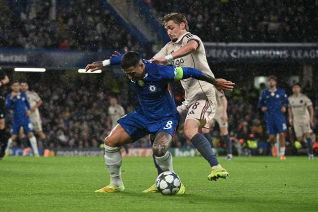 Chelsea v Ajax - UEFA Champions League LONDON, UNITED KINGDOM - OCTOBER 22: Fernandez (8) of Chelsea in action during the UEFA Champions League week 3 football match between Chelsea and Ajax at Stamford Bridge stadium on October 22, 2025, in London, United Kingdom. Rasid Necati Aslim Anadolu London United Kingdom. Editorial use only. Please get in touch for any other usage.  Copyright: x2025xAnadoluxRasidxNecatixAslimx