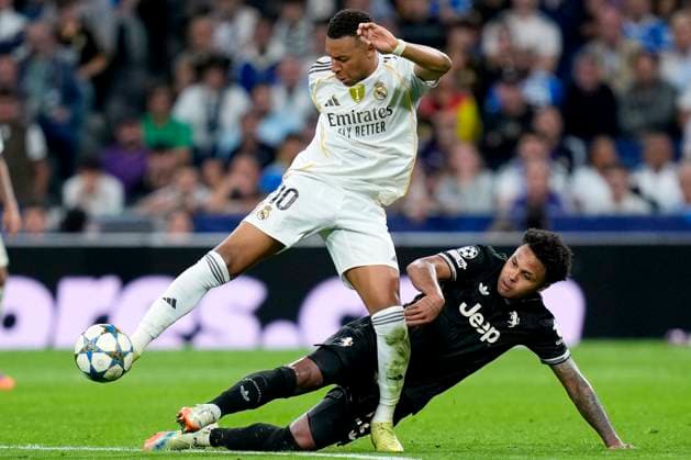 ESP: Real Madrid v Juventus. UEFA Champions League. Matchday 3. Kylian Mbappe of Real Madrid CF and Weston McKennie of Juventus FC during the UEFA Champions League match, between Real Madrid and Juventus, matchday 3, played at Santiago Bernabeu Stadium on October 22, 2025 in Madrid, Spain. kpng Copyright: xCesarxCebollax xPRESSINx PS_241022_RMA_JUV_2526_217