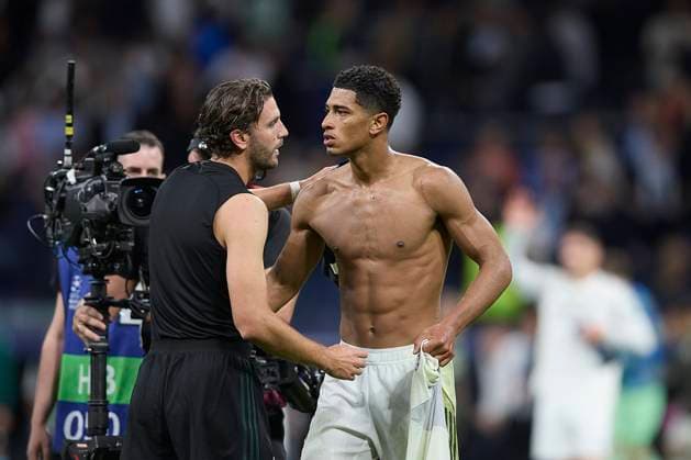 Jude Bellingham (Real Madrid CF) and Manuel Locatelli (Juventus Turin) salutes after during the UEFA Champions League 2025 26 League Phase MD3 match between Real Madrid C.F. v Juventus at Estadio Santiago Bernabeu on October 22, 2025 in Madrid, Spain. (Photo by Manu Reino DeFodi Images) Jude Bellingham Real Madrid CF and Manuel Locatelli Juventus Turin salutes after during the UEFA Champions League 2025 26 League Phase MD3 match between Real Madrid C F v Juventus at Estadio Santiago Bernabeu on October 22, 2025 in Madrid, Spain Photo by Manu Reino DeFodi Images